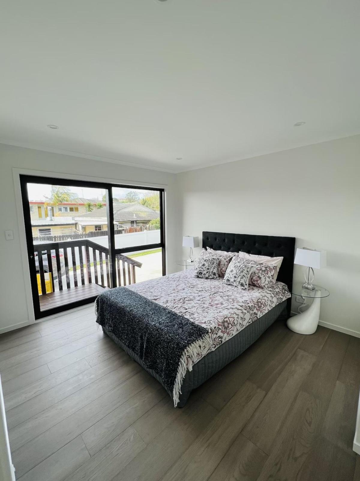 Matuhi Deluxe Studio With Kitchenette Auckland Exterior photo